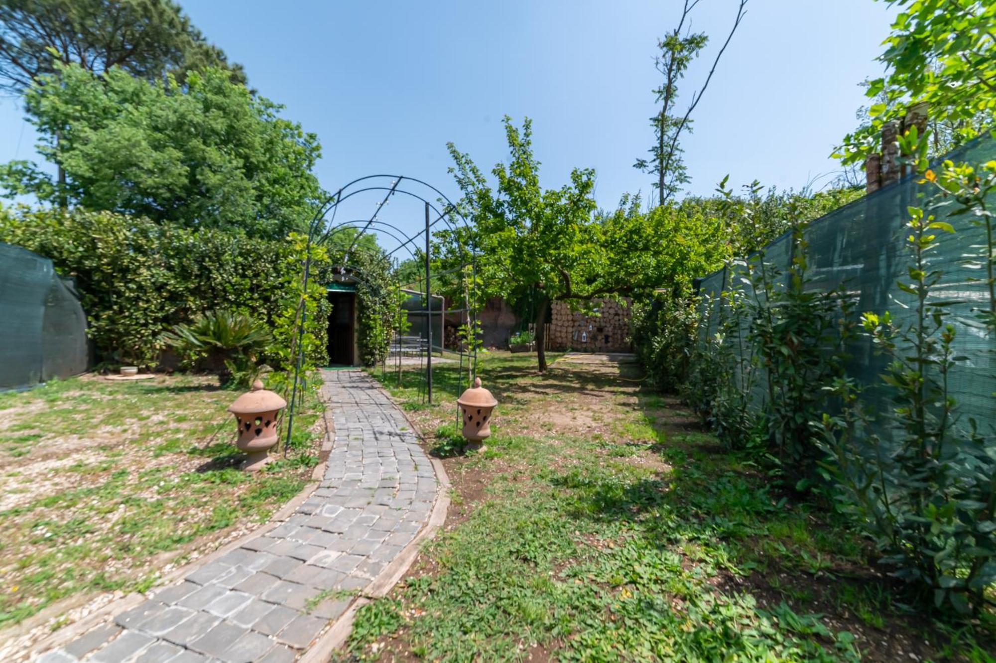 Appia Antica Giardino Parcheggio Fermata Bus 4 Ospiti Casa vacanze *