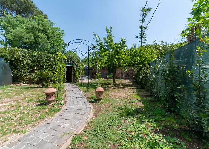 Appia Antica Country House Giardino Parcheggio Fermata Bus 4 Ospiti